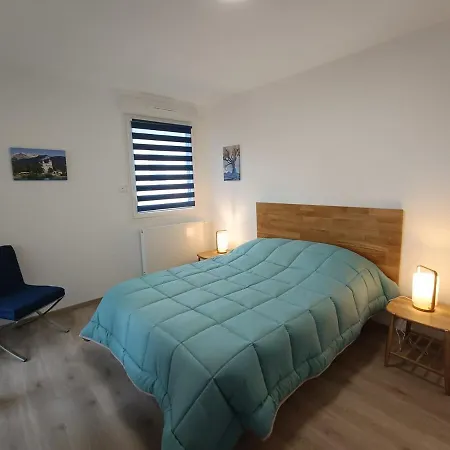 Annecity, Grand A 2 Pas Du Centre D'annecy Apartmán
