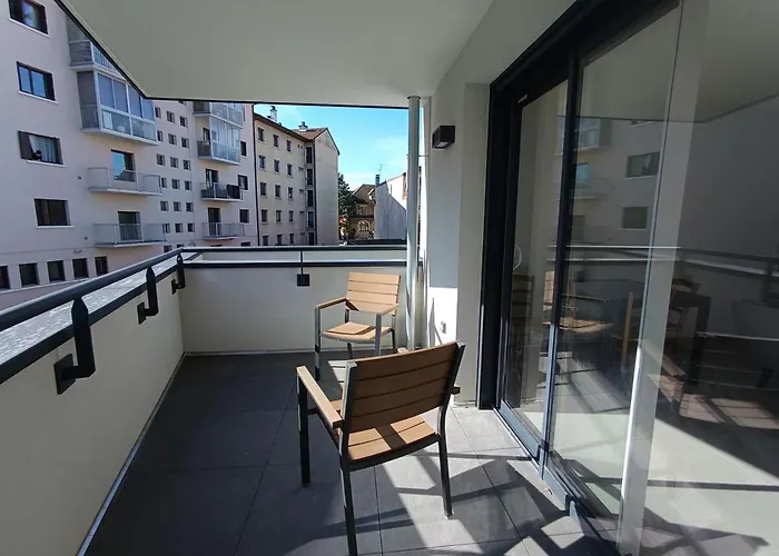 Annecity, Grand A 2 Pas Du Centre D'annecy Apartmán *
