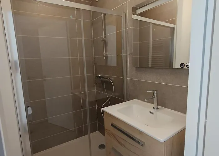 Annecity, Grand A 2 Pas Du Centre D'annecy Apartmán *