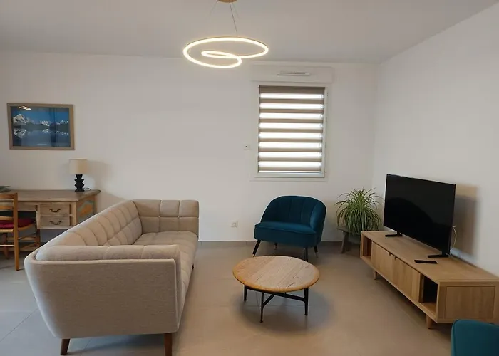 Annecity, Grand A 2 Pas Du Centre D'annecy Apartmán