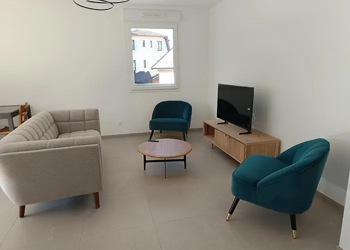 Annecity, Grand A 2 Pas Du Centre D'annecy Apartmán *