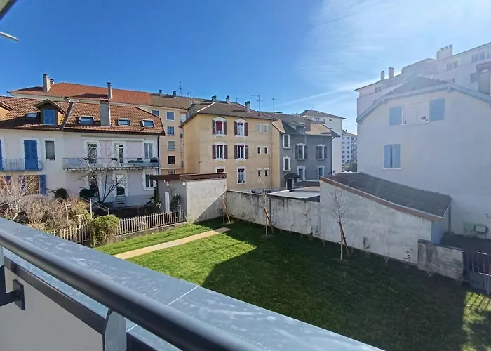 Annecity, Grand A 2 Pas Du Centre D'annecy Apartmán *